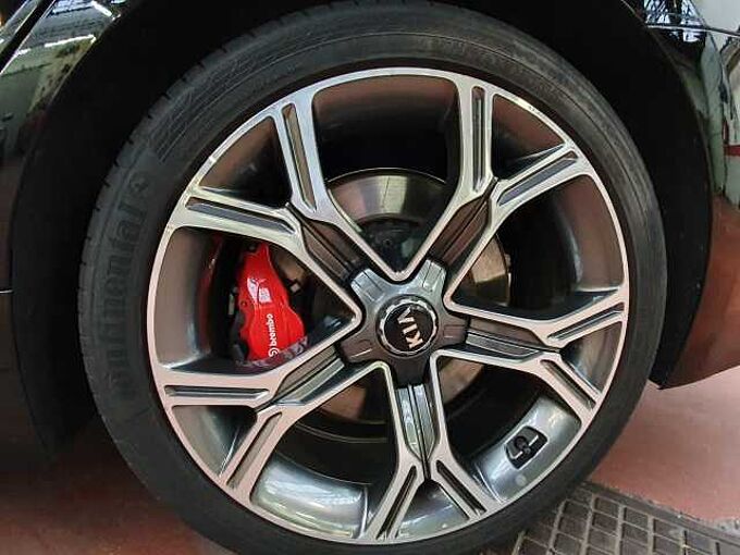 Kia Stinger 3.3 T-GDi 4WD GT ISG